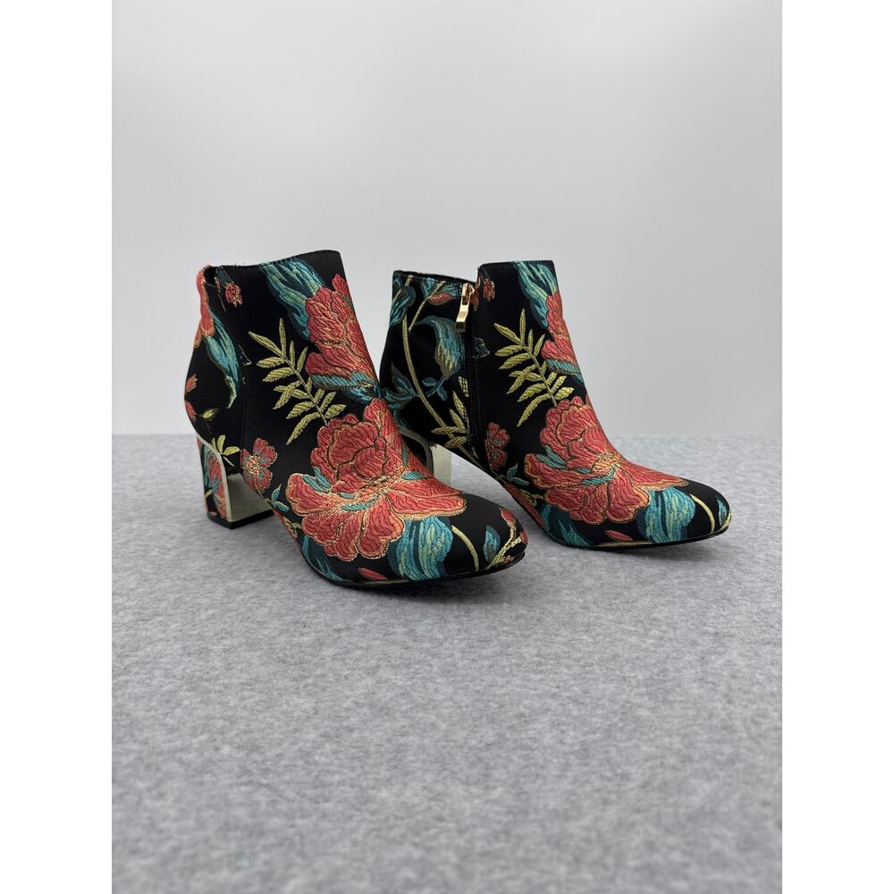 J Renee Tunatti Black Floral Jacquard Ankle Booties Block Heel Black Size 8 NWOT